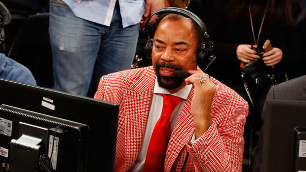 walt_frazier_makes_a_sandwich.jpg